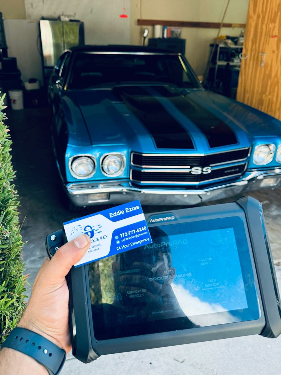 Classic Chevrolet key programming and diagnostic on Gatlin Blvd by St Lucie Lock and Key.
