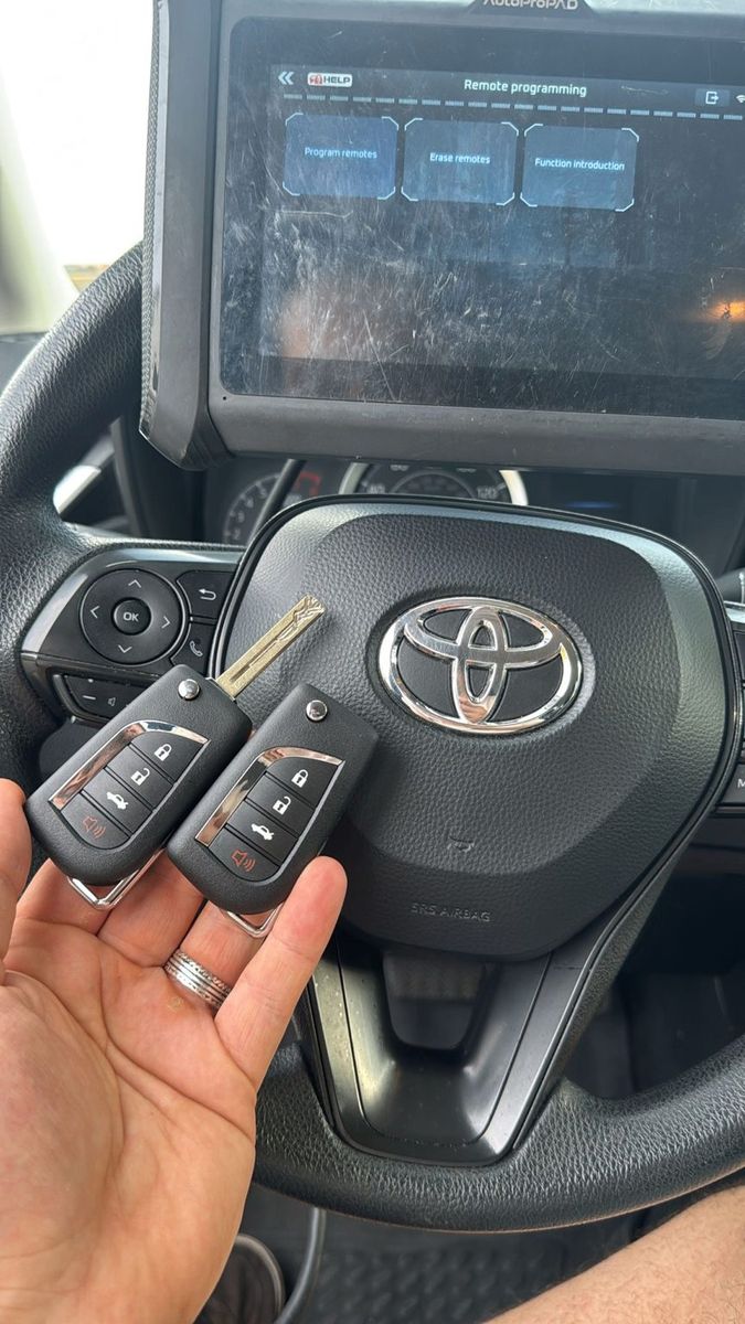 Toyota remote and transponder key programmed on Crosstown Blvd by St Lucie Lock and Key.
